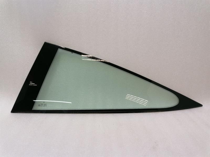Porsche 911 996 TARGA Right Rear 1/4 Glass 99654311106 Glass 1⁄4 Rear Right MK2