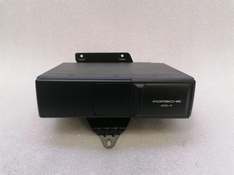 Porsche 911 996 CD Changer 99664513000 CD Changer
