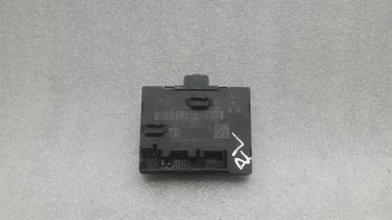 Audi S3 8V rear left door module 5Q09595D door control unit rear left