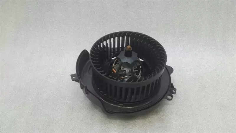 Audi S3 8V a3 RHD Heater Blower 5Q2819021B Right Hand Handlebar.