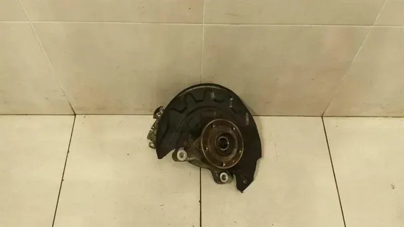 Audi S3 8V Left Front Hub 5Q0407257A Wheel Bearing Housing Front Left.