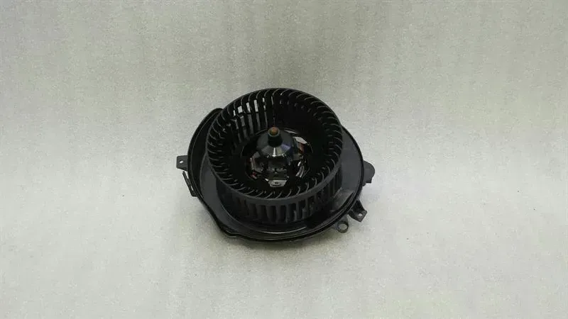 Audi S3 8V RHD Heater Blower 5Q2819021B Right Handlebar