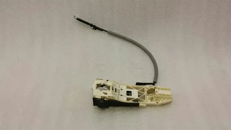 Audi TT 8S left door handle carrier 8S0839885 carrier door handle left