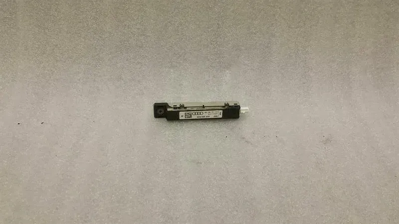 Audi S3 8V aerial / antenna 8V4035225 antenna