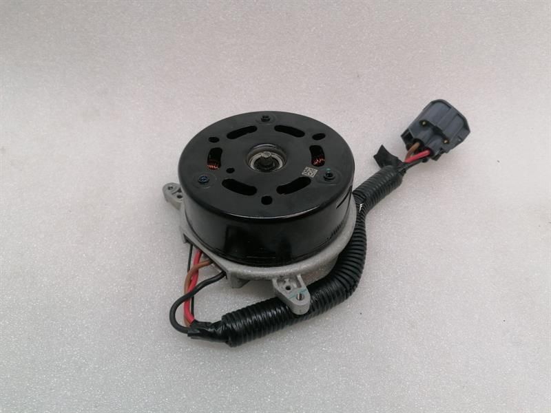 TESLA MODEL 3 PERFORMANCE Cooling Fan Engine 1077084-00-E FAN MOTOR