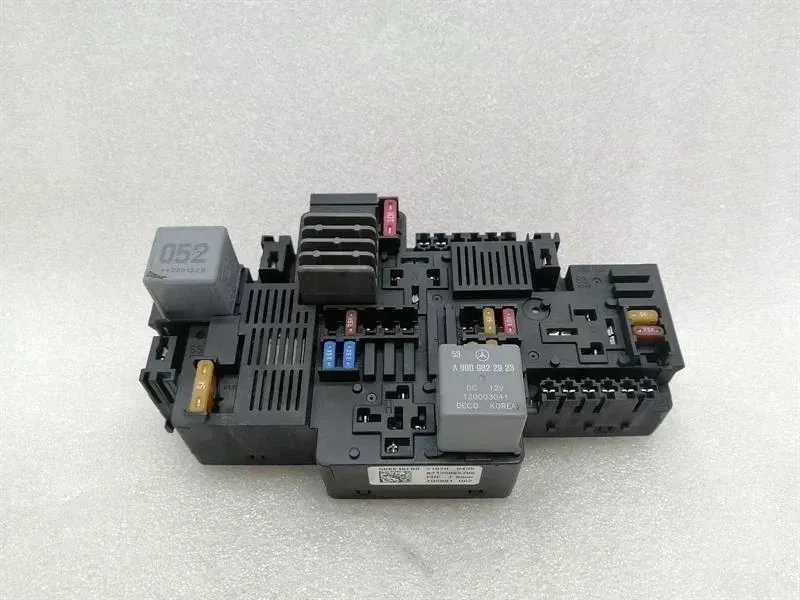 MERCEDES EQC400 EQC N293 FUSE BOX A2139065706 FUSE BOX RELAY UNIT
