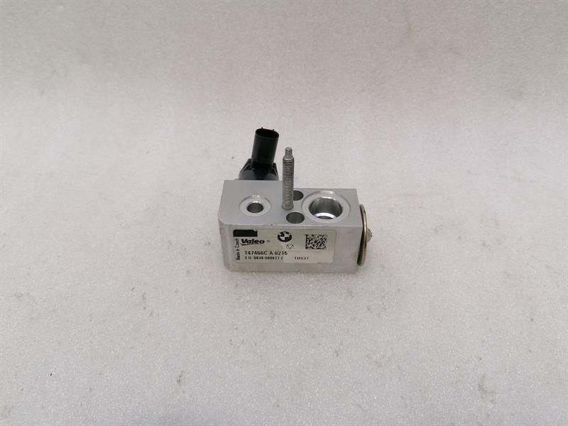 BMW iX3 G08 7951456 A/C VALVE