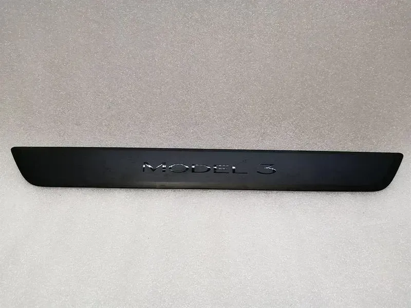 Tesla Model 3 Front Left Door Sill 1504763-00-B Door Sill Trim Front Left