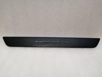 Tesla Model 3 Front Left Door Sill 1504763-00-B Door Sill Trim Front Left