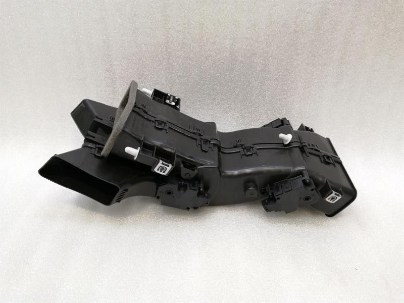 Porsche Taycan 9J rear air duct 9J1815327C ventilation nozzle ventilation grille rear