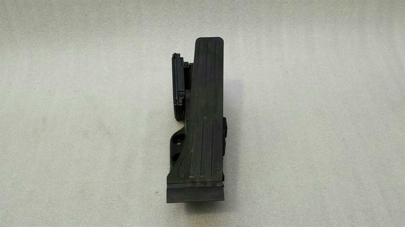 Mercedes C Class W205 W222 Throttle Pedal (Electrical) A2223002300 Throttle Pedal