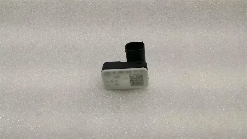 Mercedes C Class W205 Crash Sensor A0009057600 Impact Sensor SRS