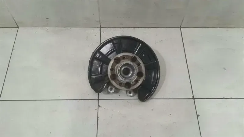 Mercedes SLC R172 MOPF Left Rear Hub A1723501908 Wheel Bearing Housing Rear Left