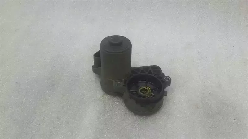 MERCEDES W205 PARK BRAKE ENGINE A0009061203 ACTUATOR PARKING BRAKE LEFT C200