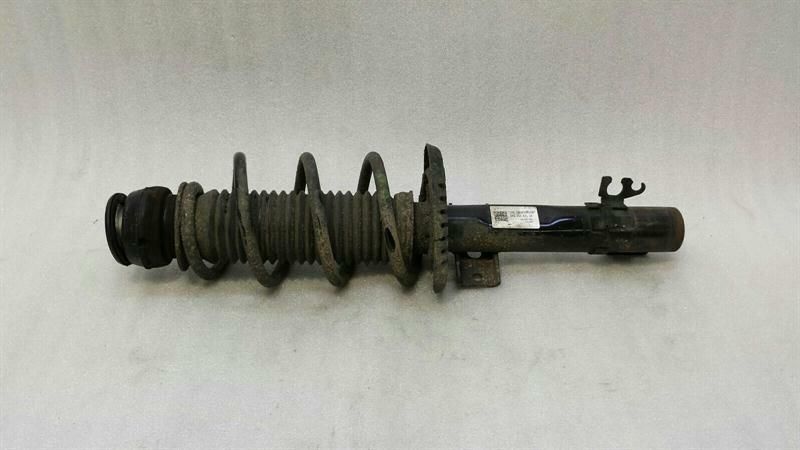 Audi A1 8x shock absorber front 6R0413031AR shock absorber front