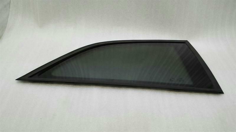 Audi A1 8X Right Rear Quarter Glass 8X3845300A Side Window 1⁄4 Rear Right