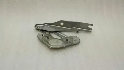 Audi A1 8X Bonnet Hinge LHS 8X0823301A Hood Hinge Left