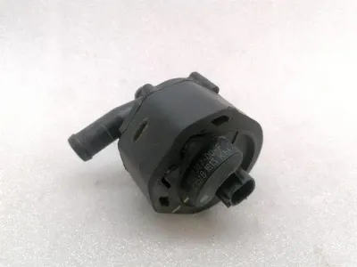 Tesla Model S 75 Additional Cooling Pump 1037327-00-F Coolant Pump Pump