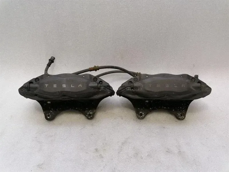 Tesla Model S 75 Brake Caliper FRONT SET 1007794-00-C Brake Caliper FRONT SET