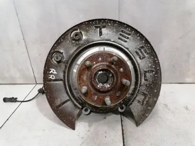 Tesla Model S 75 Right Rear Hub 1042507-00-B Wheel Bearing Housing Rear Right