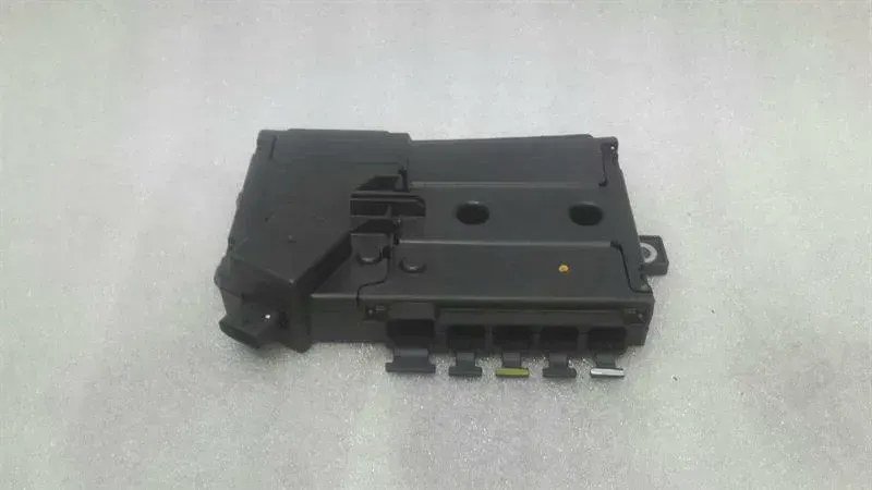 Mercedes C Class W205 C205 Fuse Box A2055402850 Fuse Box
