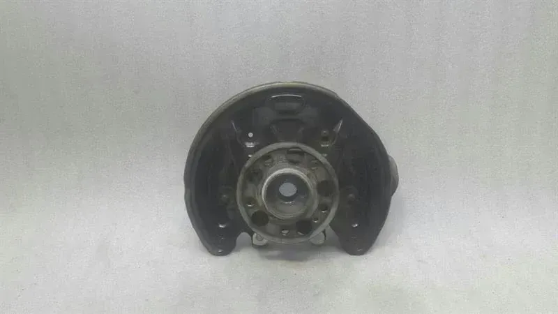 Mercedes C Class W205 Right Rear Hub A2053500241 Wheel Bearing Housing Rear Right