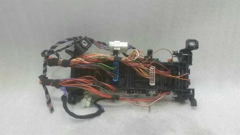 Mercedes A Class W176 Fuse Box A2465400340 Fuse Box A45 AMG