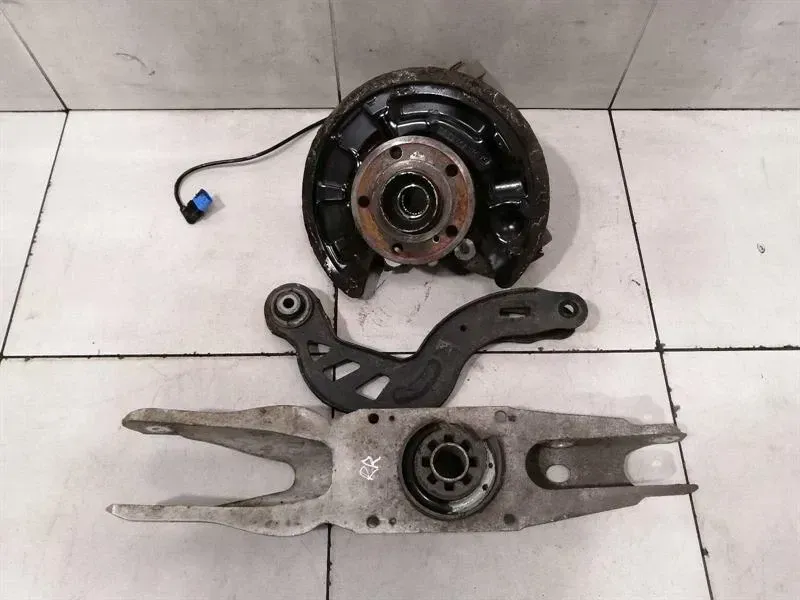 Mercedes A Class W176 A45 AMG RRH Hub A1763500600 Wheel Bearing Housing Rear Right