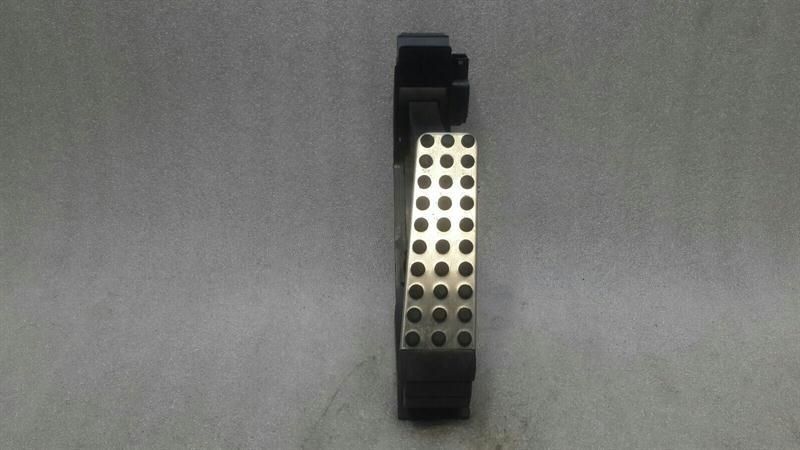 Mercedes SLK R171 Gas Pedal (Electrical) A1713000404 Accelerator Pedal AMG