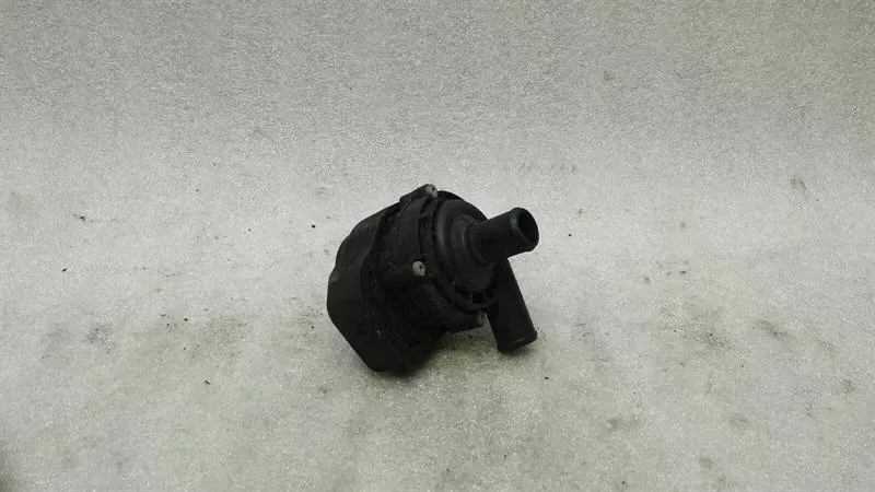Mercedes SLK R171 additional cooling pump A1718350064 coolant pump SLK200