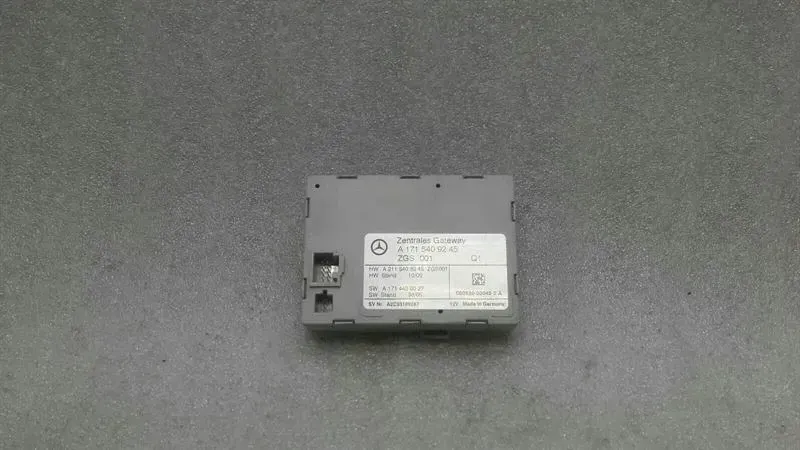 Mercedes SLK R171 electronic module A1715409245 control unit gateway.