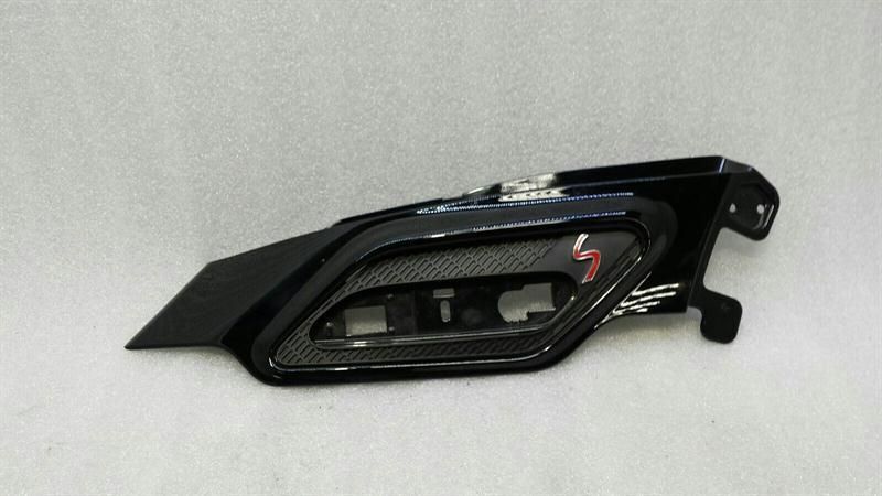 Mini Countryman S R60 Right Wing Front Grille 9812908 Fender Grille Right