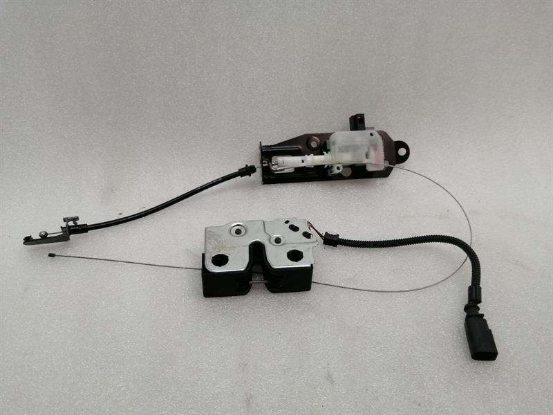 Porsche Boxster 718 Boot Lock 98151205304 Tailgate Lock