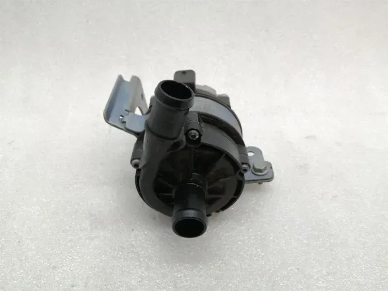 Porsche Boxster 718 additional cooling pump 04L965567 coolant pump pump