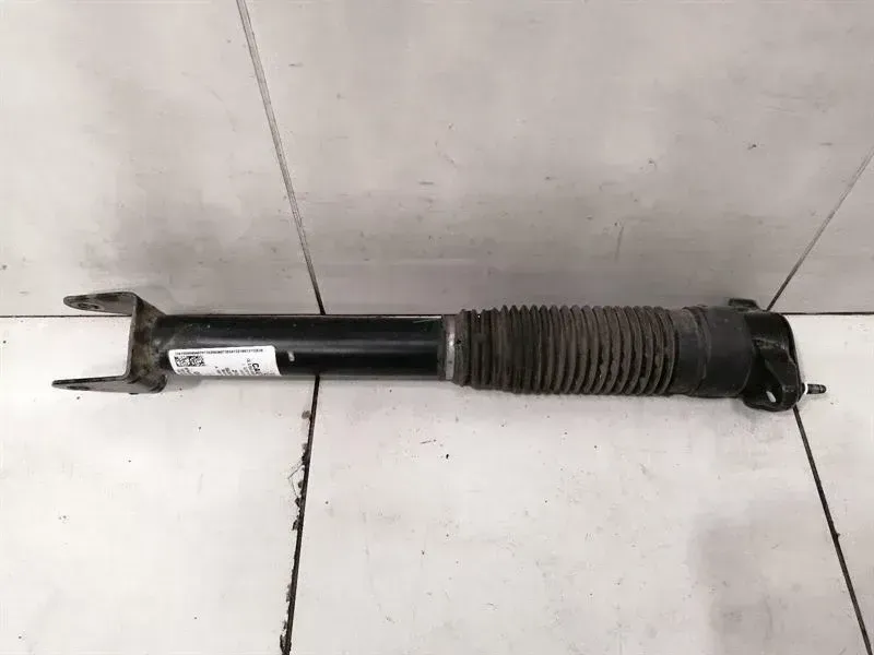 Mercedes GLE W166 Shock Absorber Rear A1663261500 Shock Absorber Rear Right