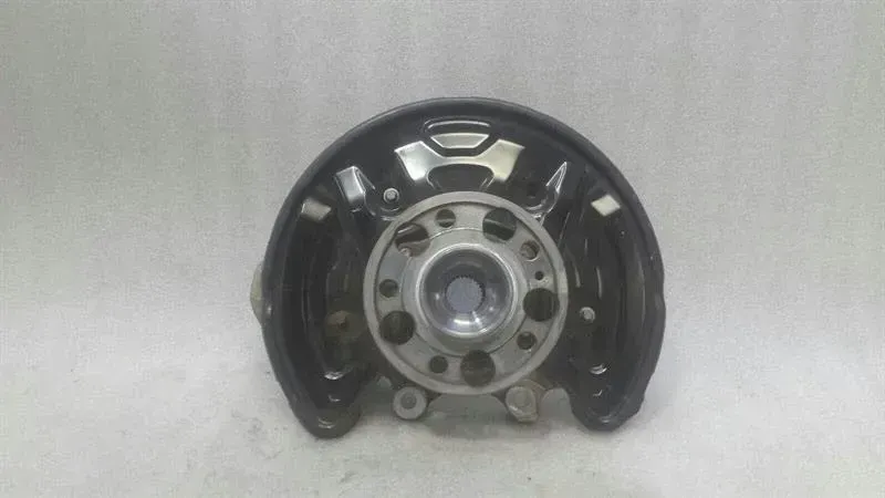 Mercedes C Class W205 Left Rear Hub A2053500141 Wheel Bearing Housing Rear Left