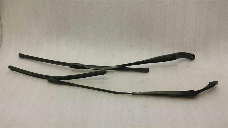 AUDI A3 8V FACELIFT RHD wiper arm set 8V2955408 right hand drive