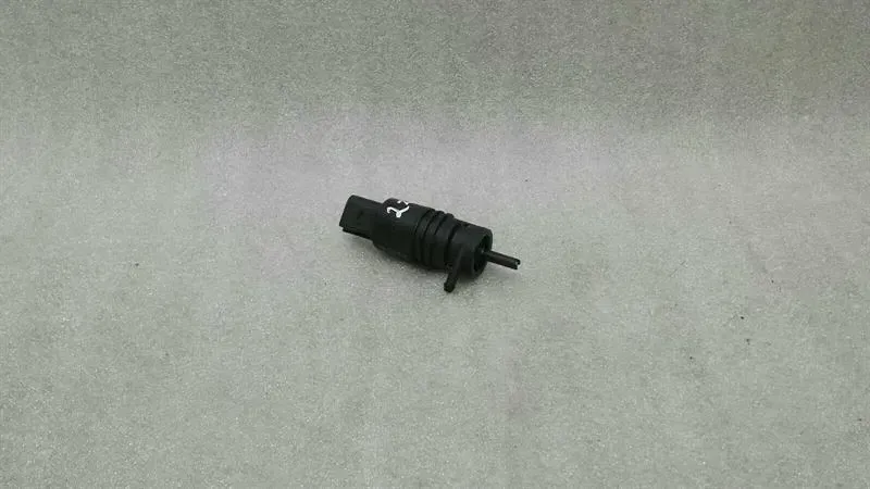 BMW 5 Series F10 528i Washer Fluid Pump 6934160 Washwater Pump