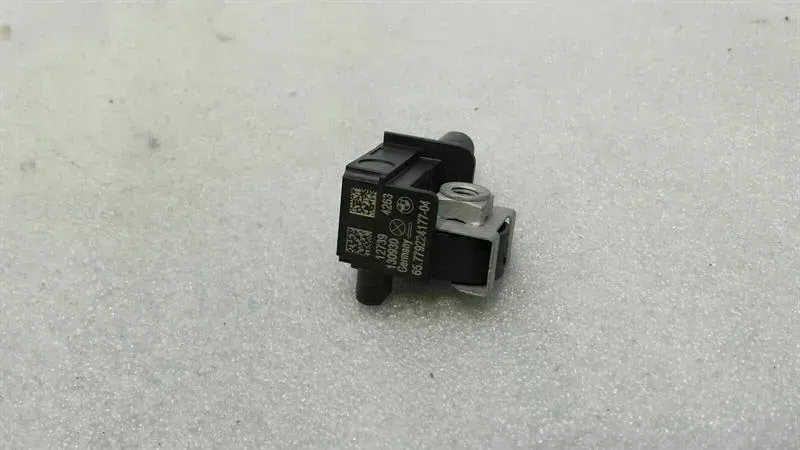 BMW 5 Series F10 528i Crash Sensor 9224177 Impact Sensor