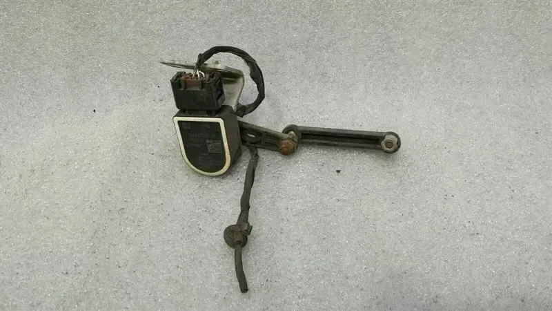 BMW 5 Series F10 528i Xenon Level Sensor 6861351 Level Sensor Height Level Sensor