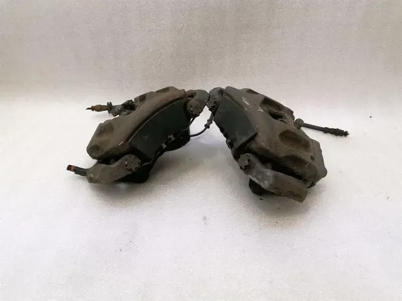 Mercedes E Class W207 front brake caliper set A2044213581 caliper front set