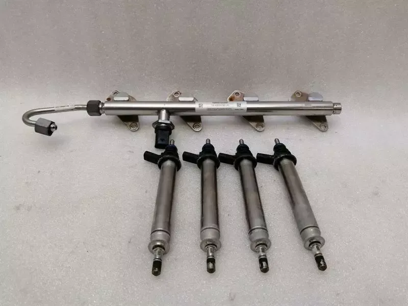 Mercedes A Class W177 A35 AMG Fuel Rail A2600700900 Injection Strip Distributor