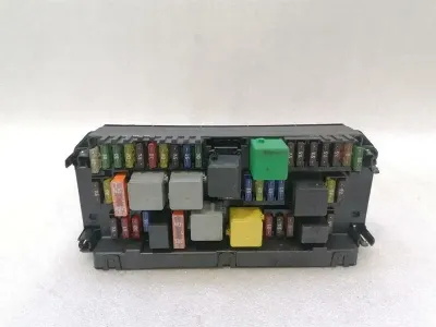 Mercedes E Class W212 W207 Front Fuse Box A2129004911 Fuse Box Front SAM