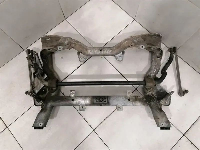 Mercedes E Class W207 Beam Subframe Front A2046280557 Front Axle Carrier
