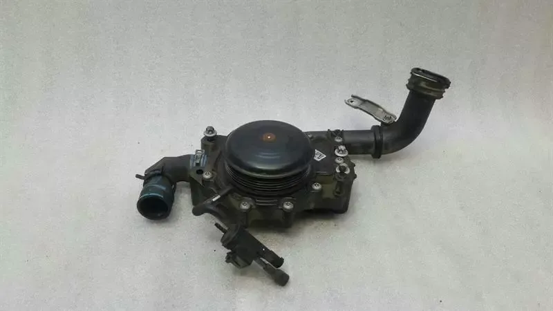 Mercedes ML W166 Water Pump A6512006501 Water Pump OM651