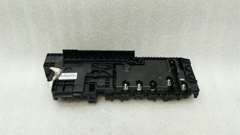 Mercedes V-class W447 Fuse Box A4475404326 Fuse Box