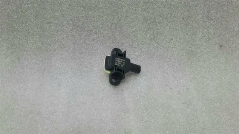 Mercedes ML W166 Crash Sensor A1668210351 Impact Sensor SRS