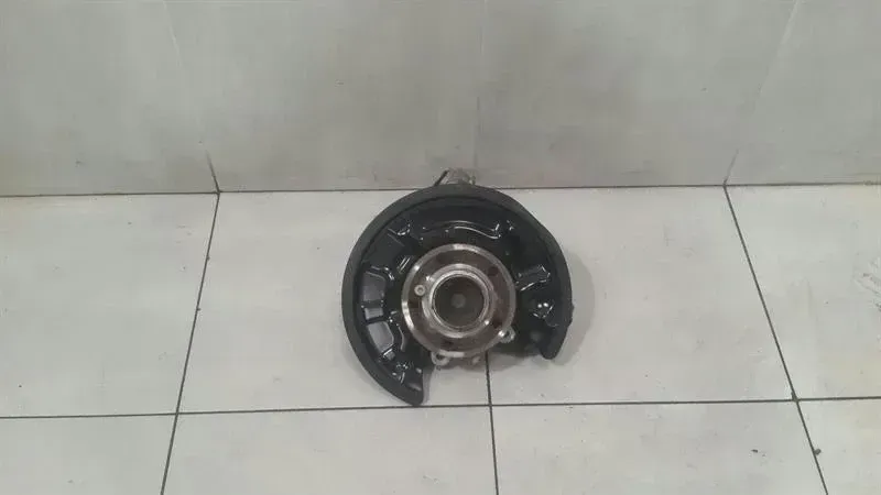 Mercedes A Class W176 Right Rear Hub A2463503641 Wheel Bearing Housing Rear RE OM651