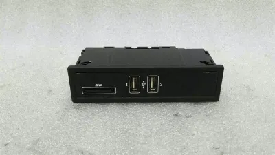 MERCEDES GLC X253 USB Input Module A2058200526 USB Female SD Multimedia
