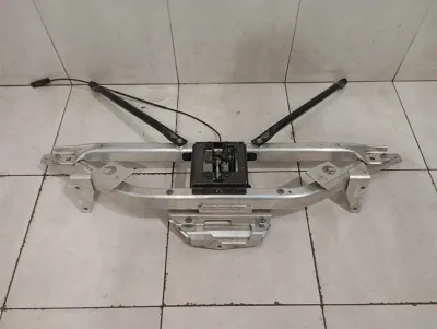 Rolls Royce Wraith RR5 Collision Crossmember 51647198882 Front Retainer Carrier